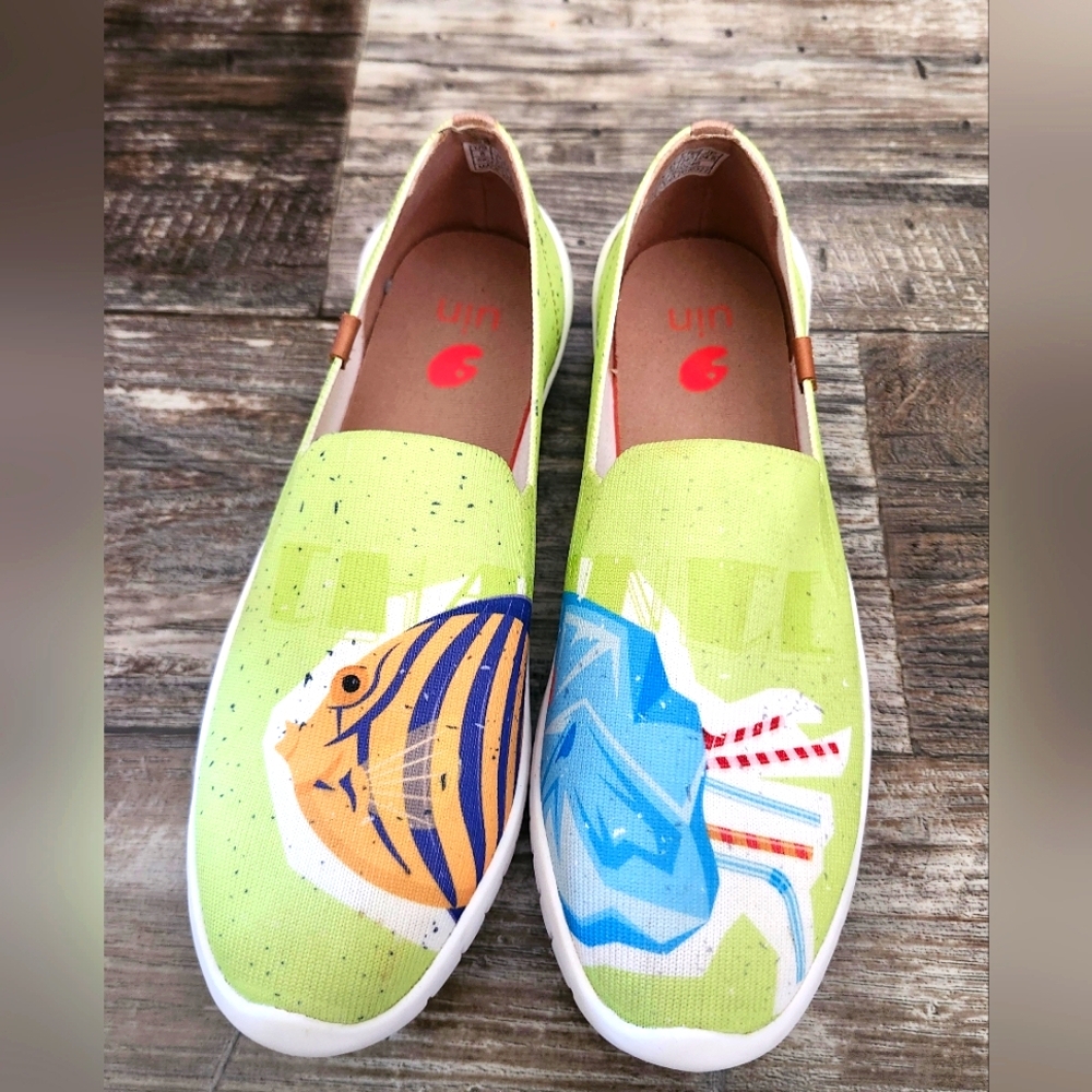UIN Green and Blue Flats Comfortable Loafers Size 8 EUC